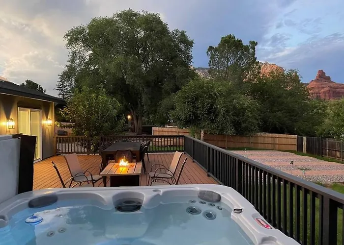 Uptown Vacation At The Oz With Hot Tub And Views *